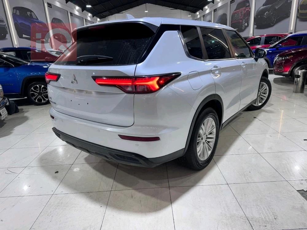 ميتسوبيشي اوتلاندر